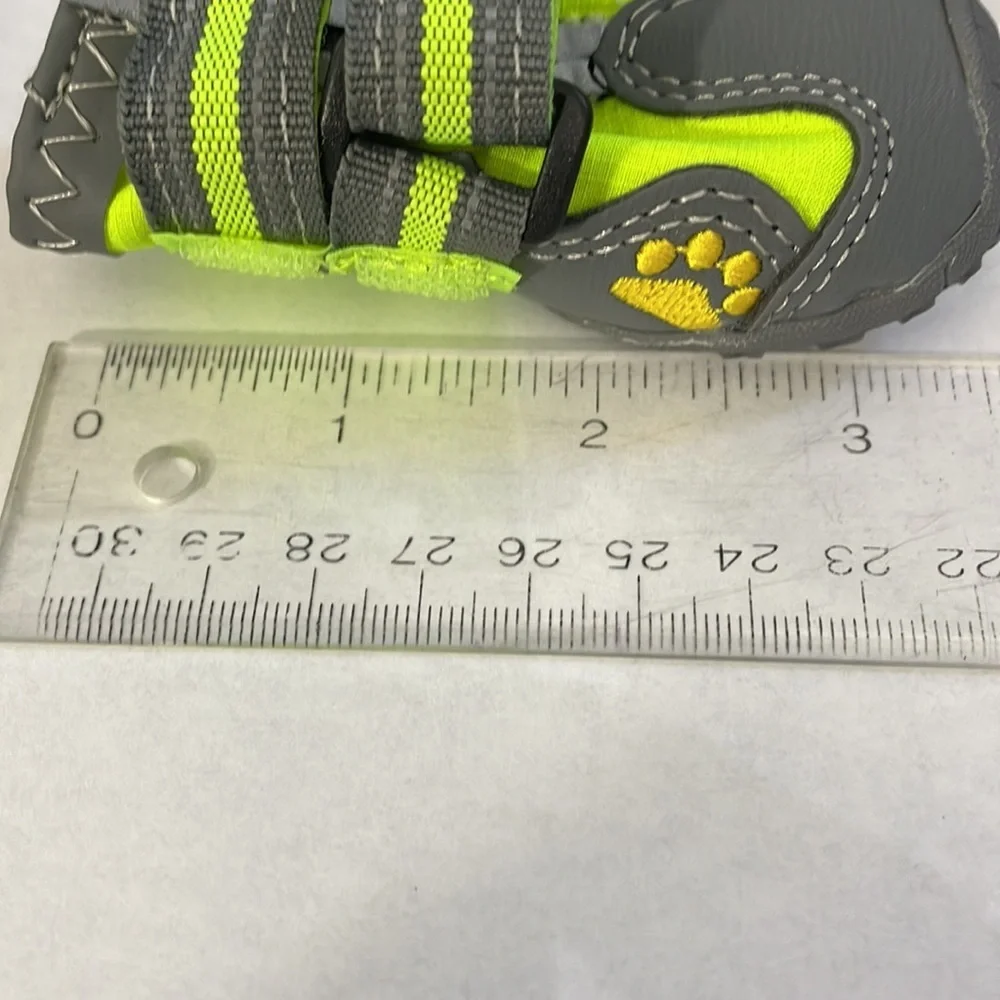 N/A velcro close
